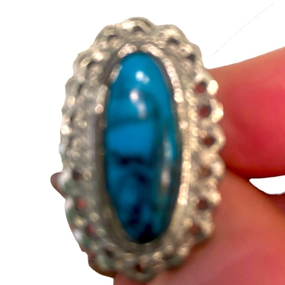 Oval faux turquoise silver tone circular & rope surround adjustable ring